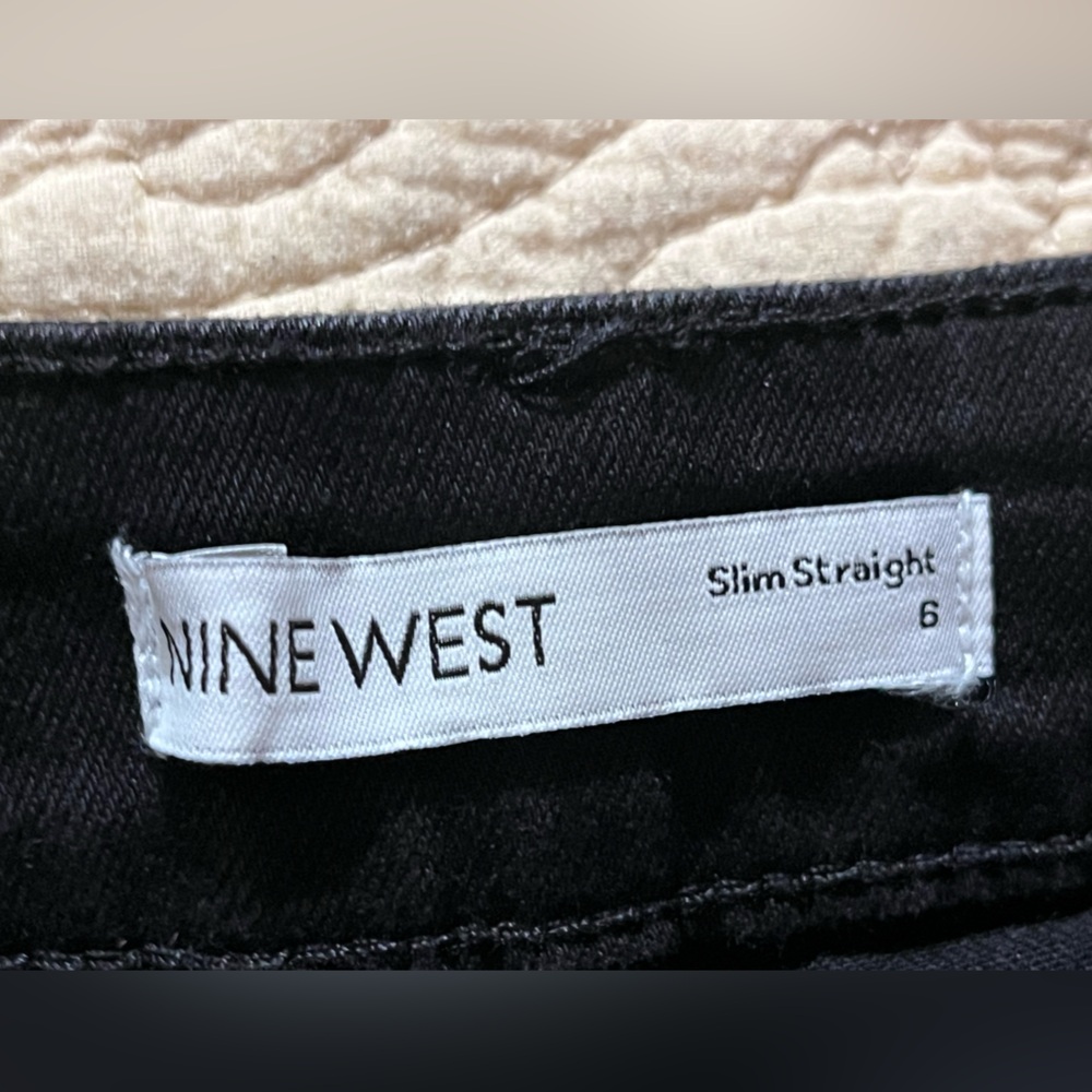 Women's Nine West High Rise Sculpting Straight Jeans. NWT - Picture 7 of 9